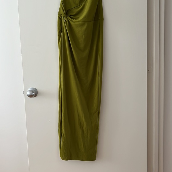 NWT Nicholas Kinley gown in moss - Picture 5 of 7